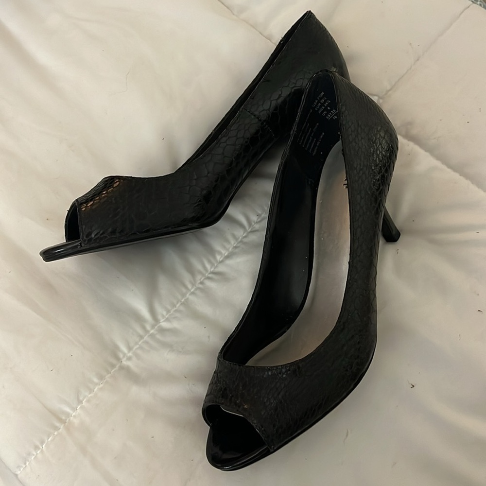 Black peep toe heels - Picture 2 of 5